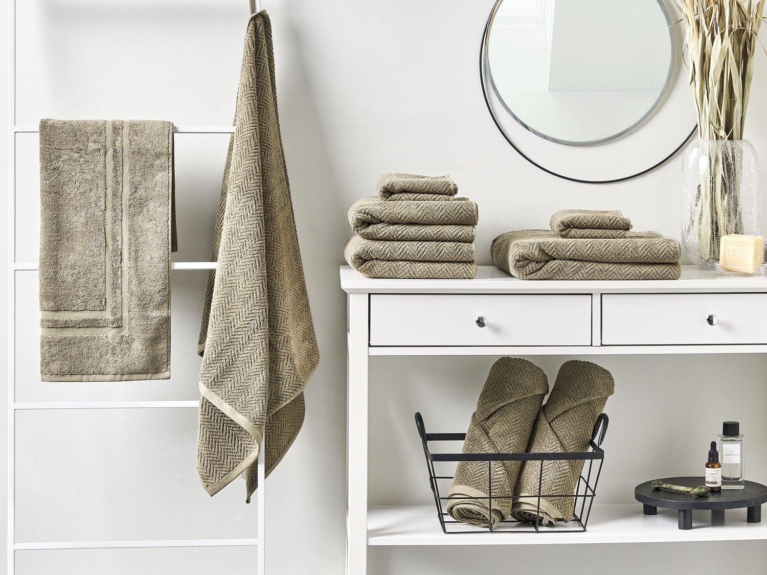 Beliani - MITIARO - Handdoek set van 9 - Olijfgroen - Katoen