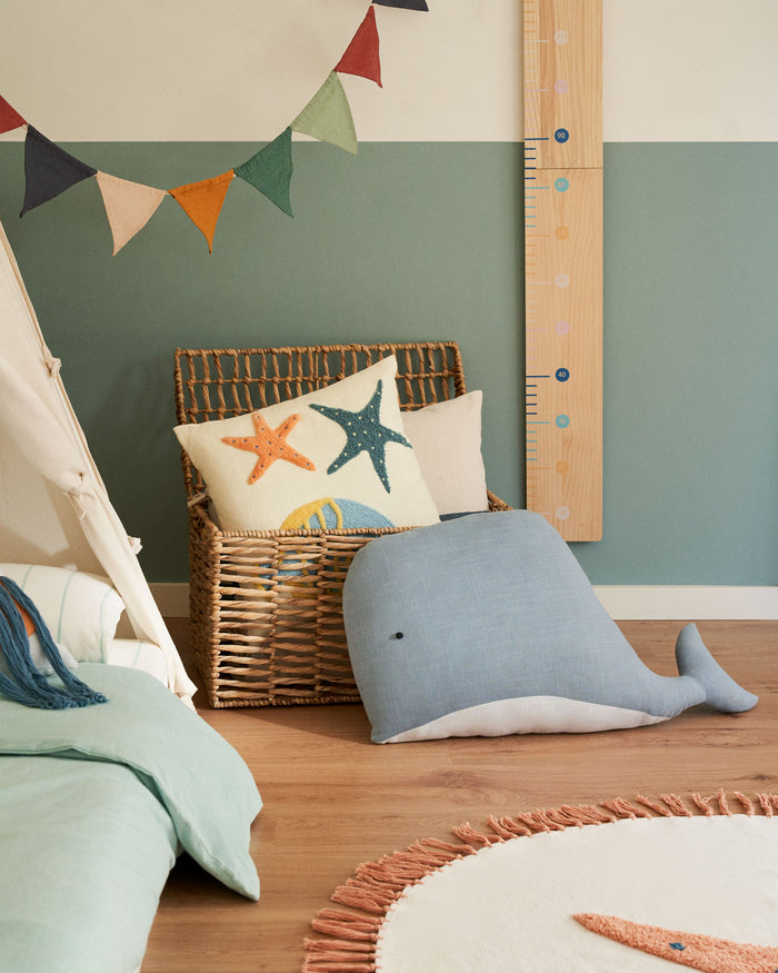 Kave Home - Cordelia kussen in de vorm van een walvis, 100% katoen in