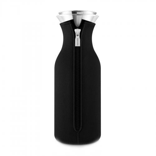 Koelkast karaf met hoes 1.0L -  zwart gewoven - Eva Solo