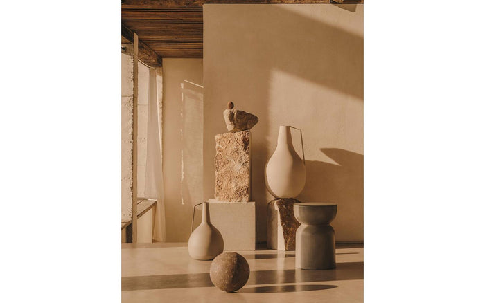 Kave Home - Regencos beige metalen vaas 62 cm