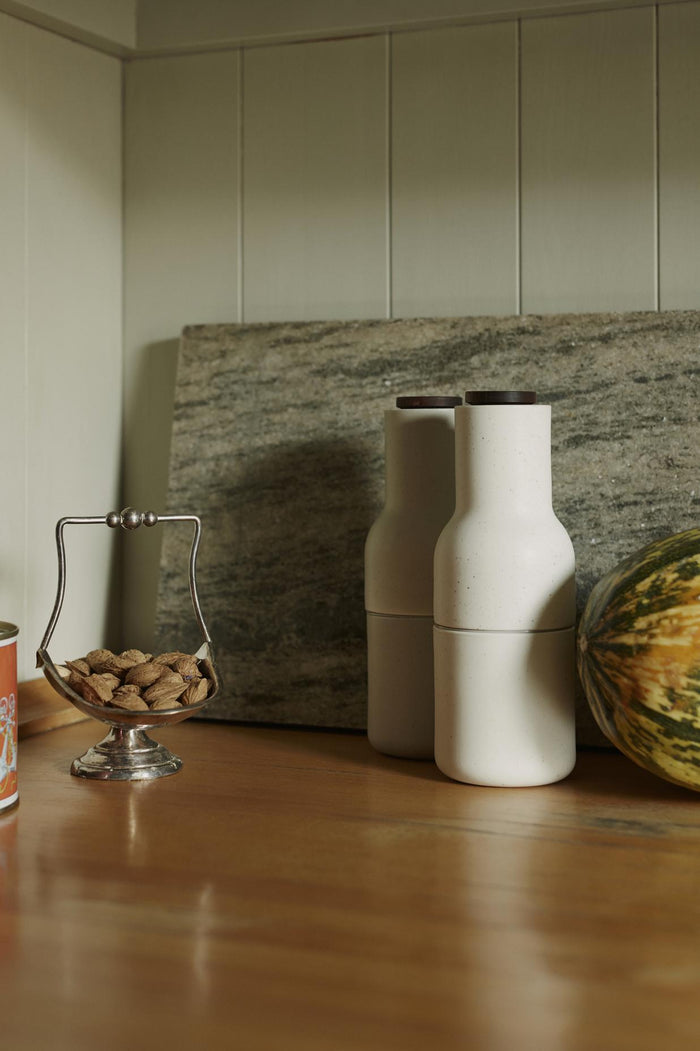 Audo Copenhagen Bottle Grinder peper- en zoutmolen keramiek Sand