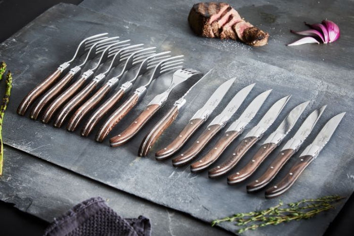 Bestekset, 16 delig, Wengéhout|RVS, Bruin - 8 Steakmessen & 8 Steakvor