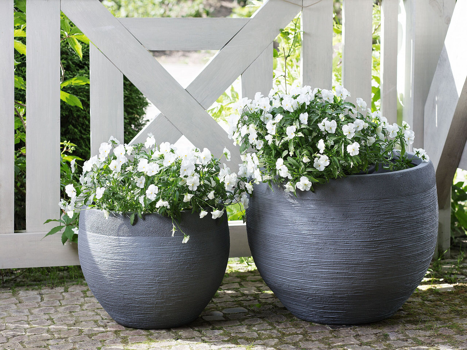 Beliani - ZAKROS - Bloempot - Grijs - 38 cm - Klei-vezelmengsel