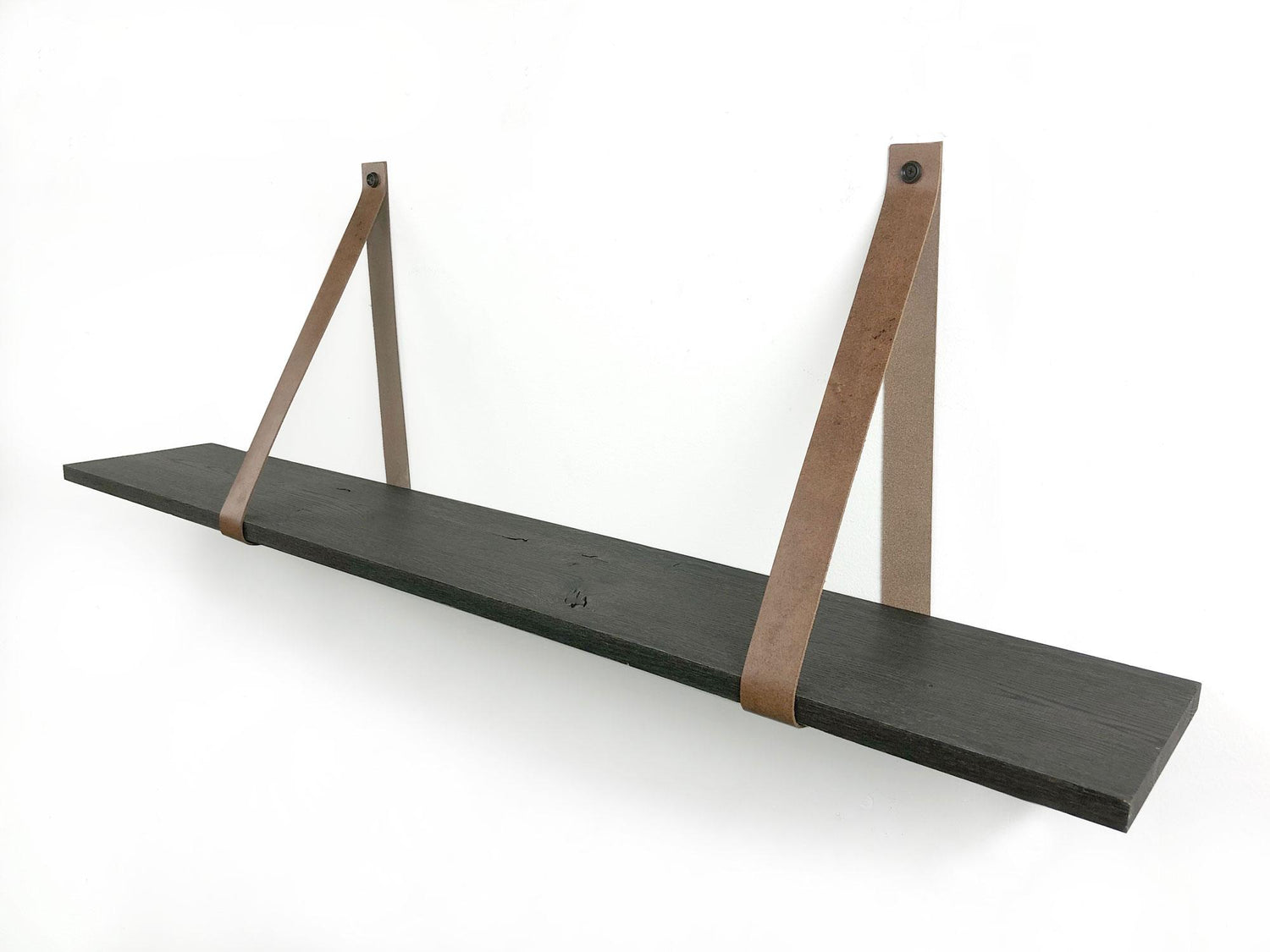 Woodbrothers 18mm wandplank recht zwart 100x20cm + leren riem cognac