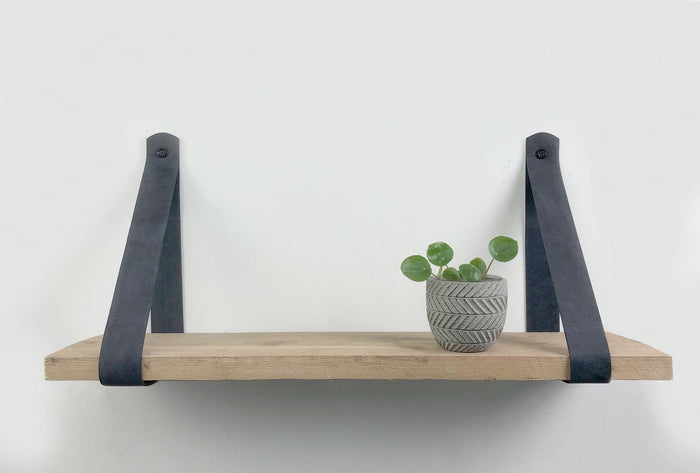 Woodbrothers Steigerhout wandplank 50x20cm + leren riem antraciet