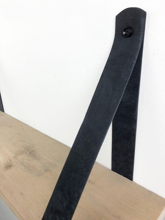 Woodbrothers Steigerhout wandplank 120x20cm + leren riem zwart