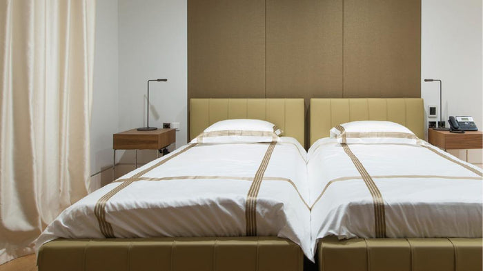 Lumina Flo grommet F46 tafellamp LED 2700K metallic brons