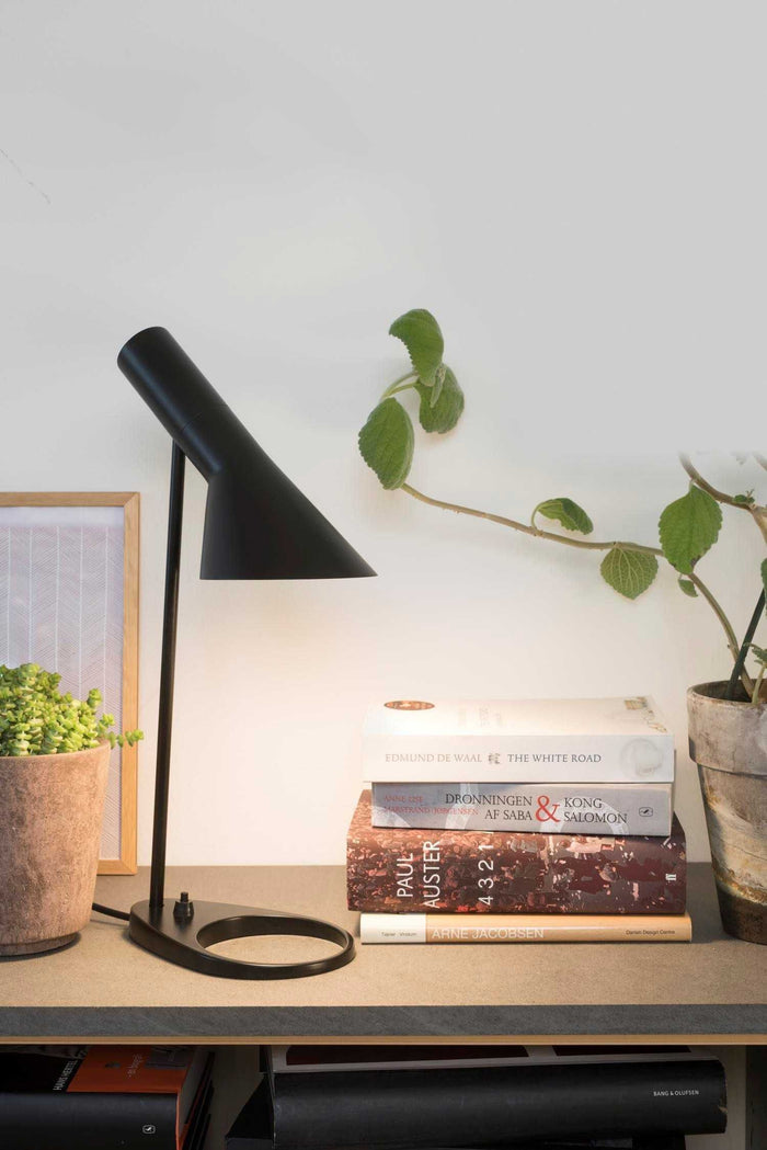 Louis Poulsen AJ Mini tafellamp Electric Orange