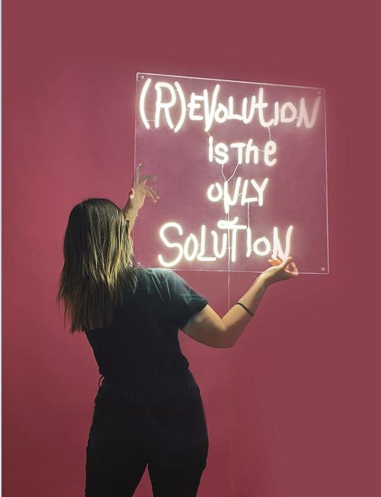 LED wandlamp (R)evolution is the only solution