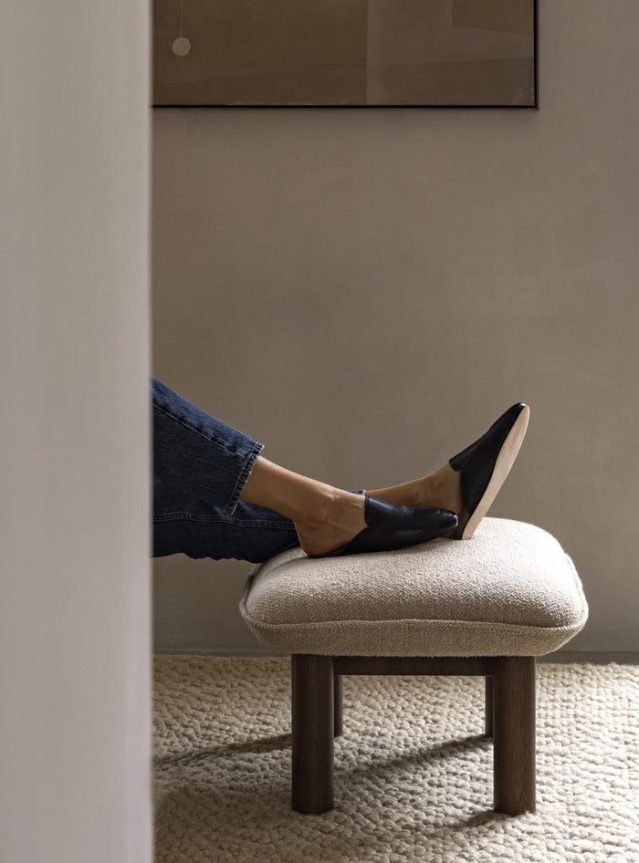 Audo Copenhagen Brasilia voetenbank donker eiken Dunes Camel 2004