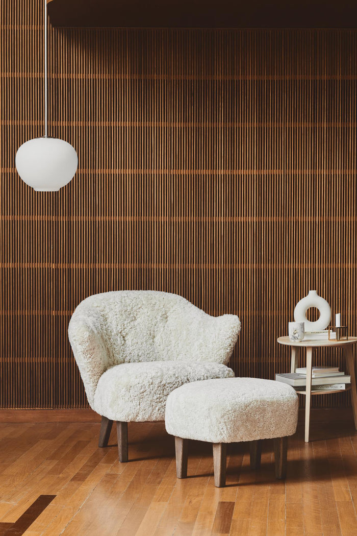 Audo Copenhagen Ingeborg voetenbank donker eiken Sheepskin Moonlight