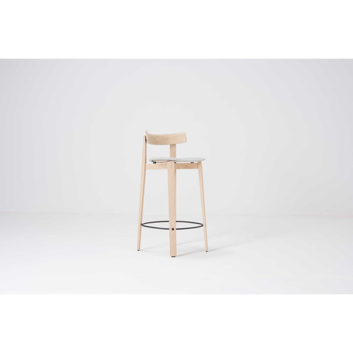 Nora barkruk met leuning whitewash Main Line Flax Newsbury