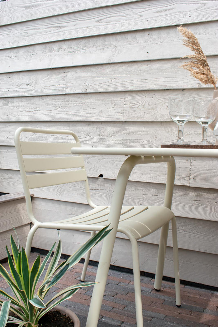 Metalen tuintafel Max ivoor