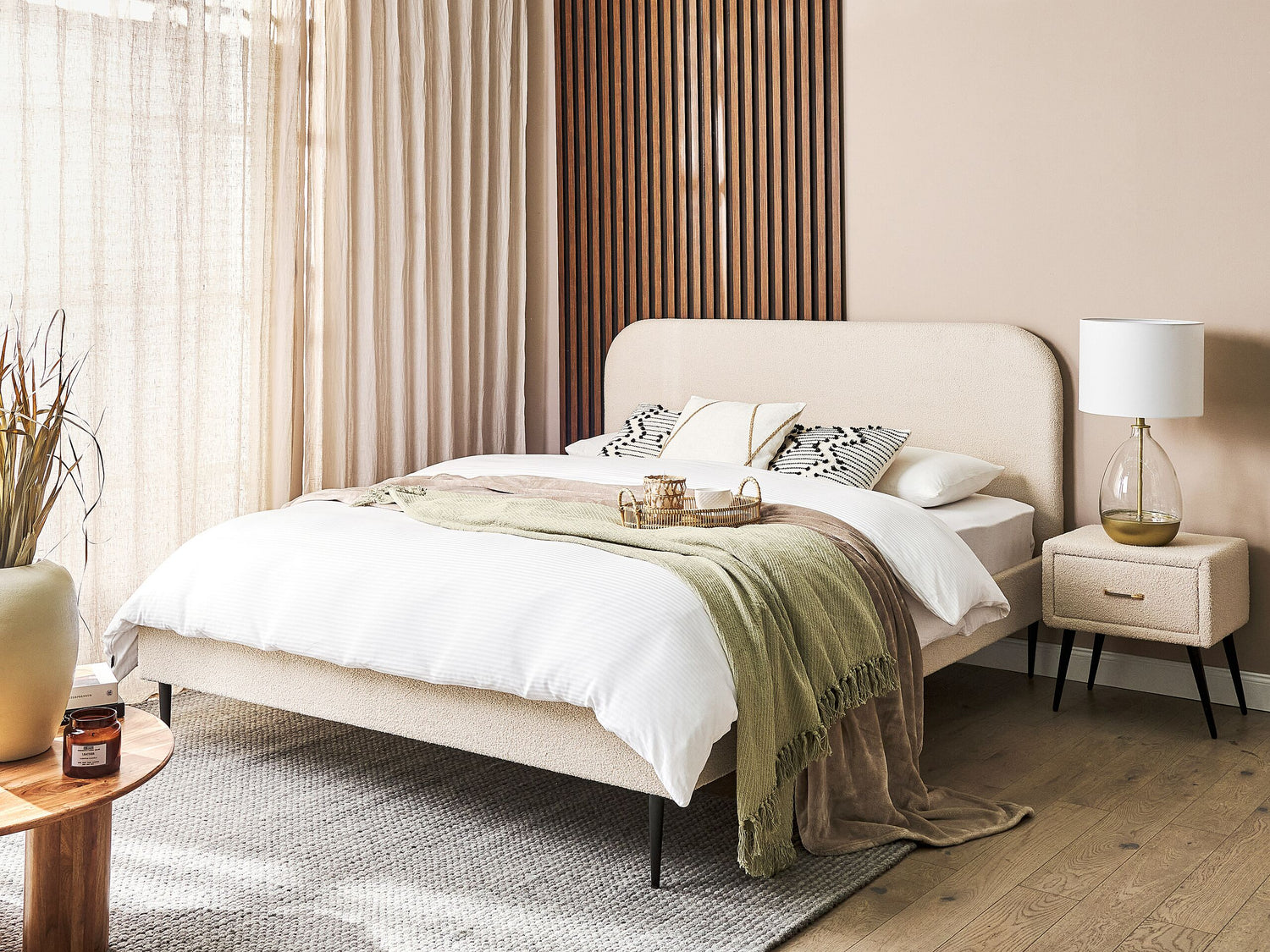 Beliani-FLAYAT -Tweepersoonsbed-Lichtbeige-160 x 200 cm -Bouclé