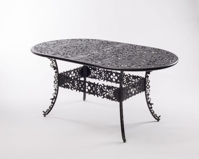 Industry Garden tuintafel ovaal 152x90 wit