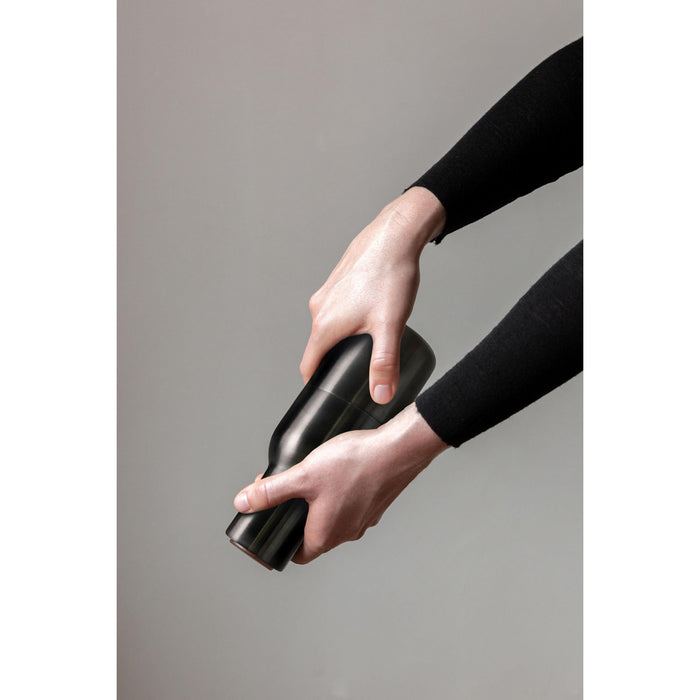 Audo Copenhagen Bottle Grinder peper- en zoutmolen Nudes walnoot