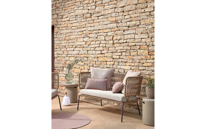 Kave Home - Nadin tweezitsbank in beige koord met gegalvaniseerde