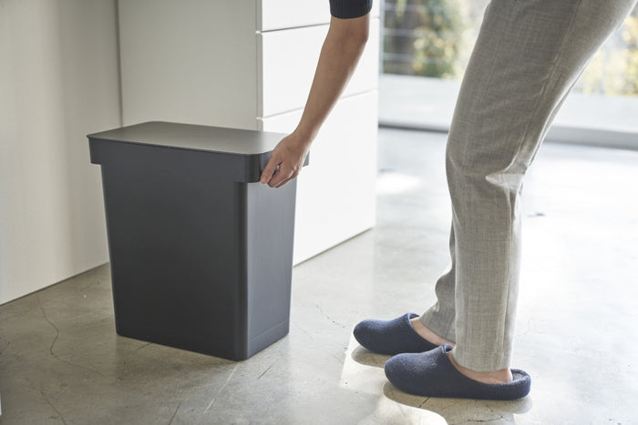 Yamazaki Huisdier Voedselcontainer (12kg) - Tower - Zwart