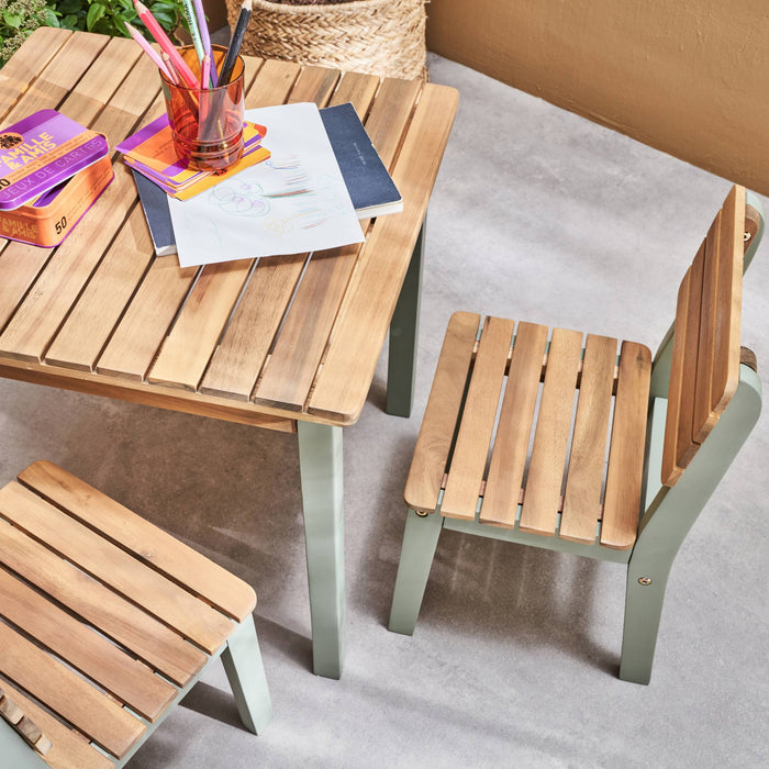 sweeek - Houten tafel voor kinderen binnen|buiten, 2 stoelen