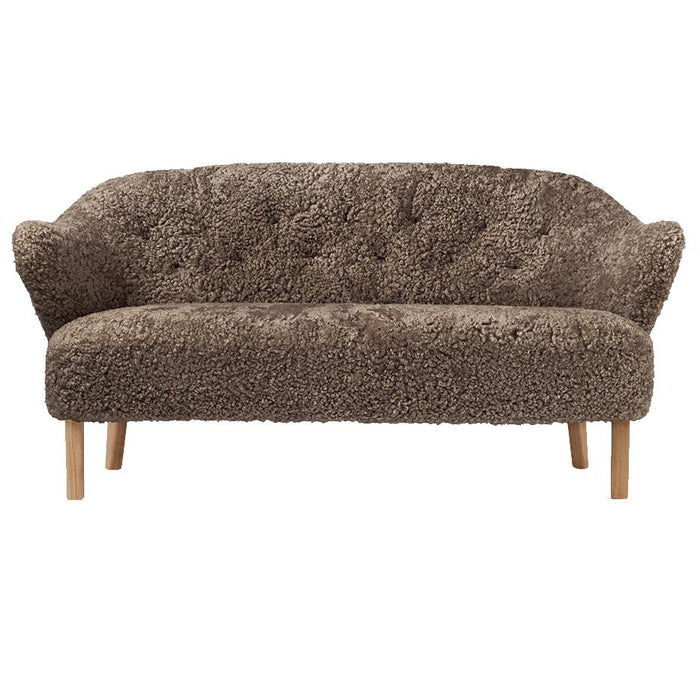 Audo Copenhagen Ingeborg 2,5-zits bank naturel eiken Sheepskin Sahara