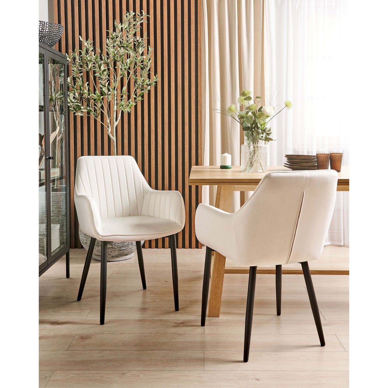 Beliani - WELLSTON - Eetkamerstoel set van 2 - Gebroken wit - Fluweel