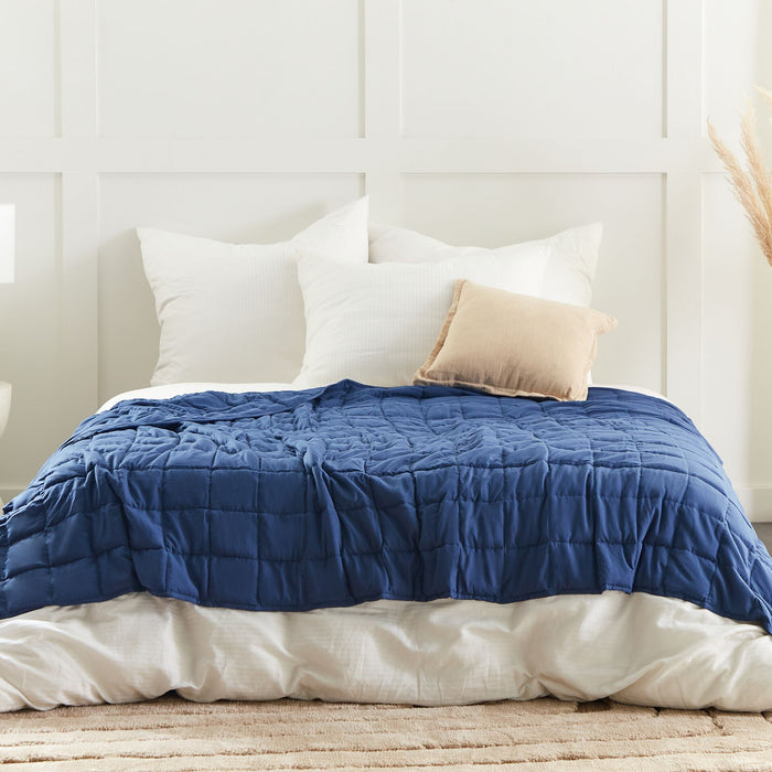 Beliani-NEREID-Verzwaringsdeken-Marineblauw-150 x 200 cm-Polyester