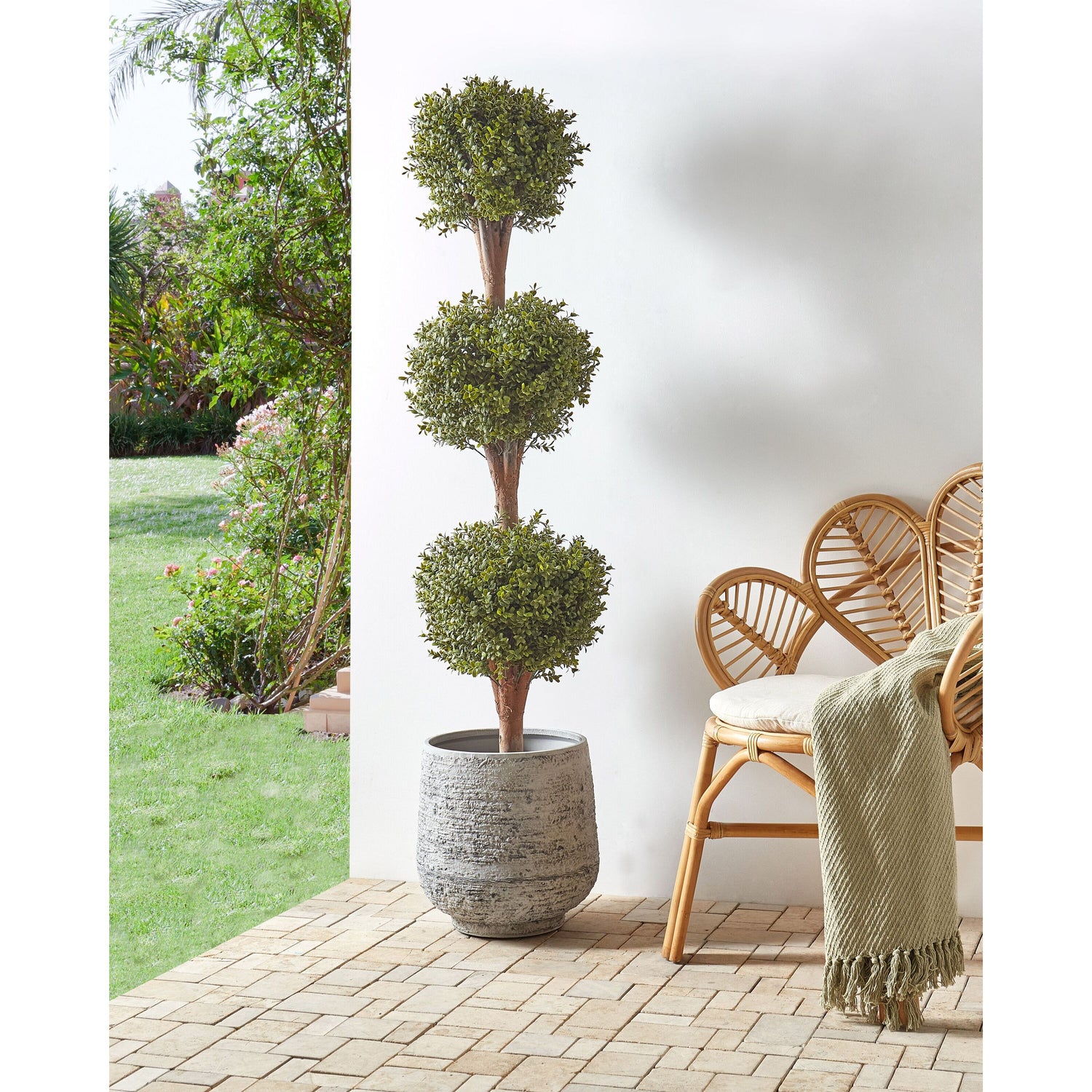 Beliani - BUXUS BALL TREE - Kunstplant - Groen - 120 cm - Synthetisch