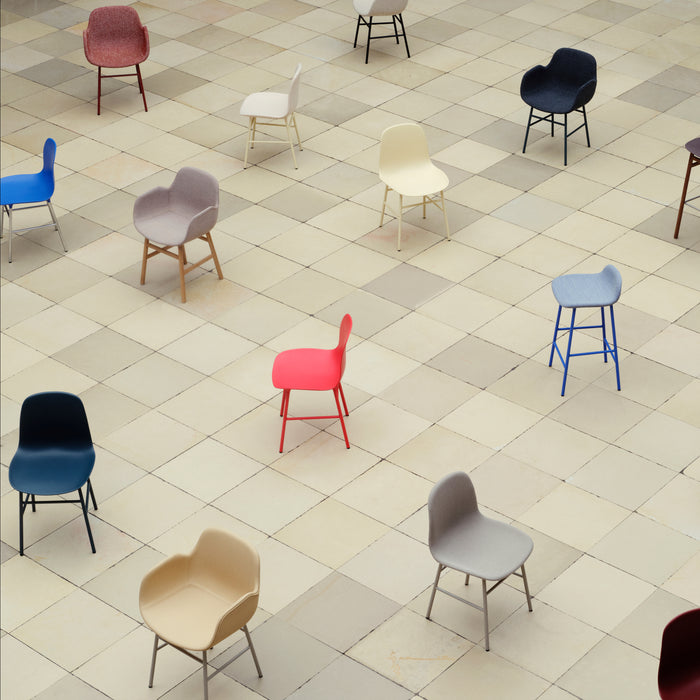 Normann Copenhagen Form Stoel met Armleuning - Staal - Warm Grijs