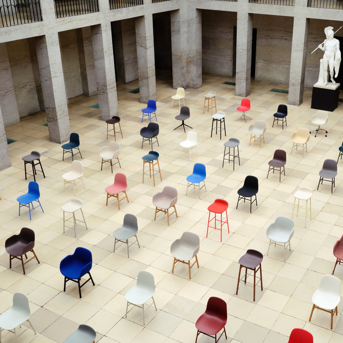 Normann Copenhagen Form Stoel met Armleuning - Staal - Warm Grijs