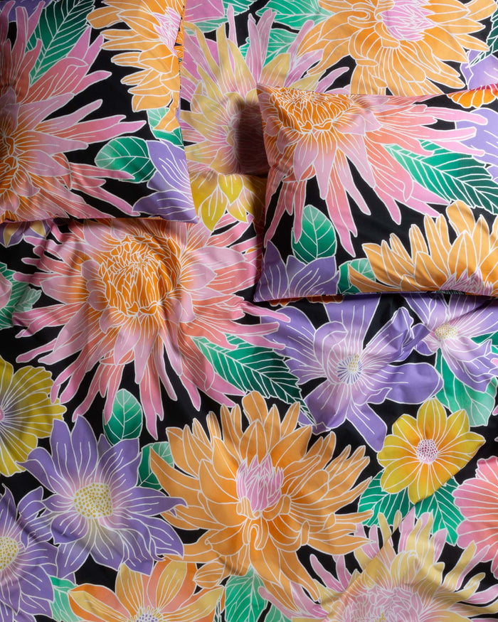 Essenza Flower fling Dekbedovertrek 200 x 220 cm - Zwart