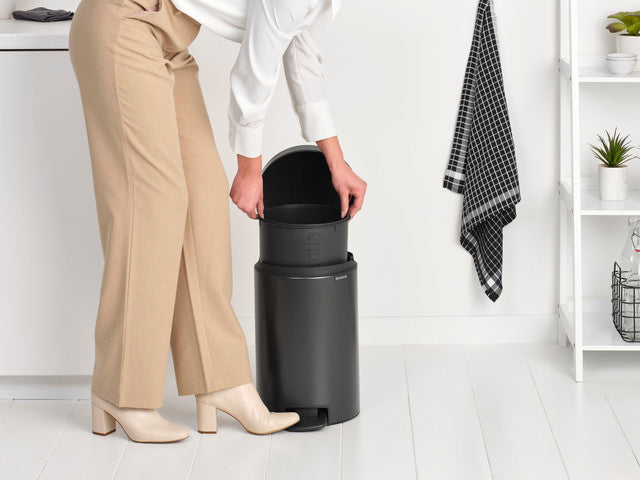 Brabantia NewIcon Pedaalemmer - 12 L - Confident Grey