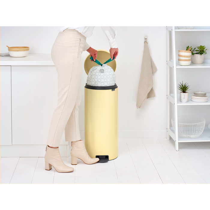 Brabantia NewIcon Pedaalemmer 30 L - Mellow Yellow