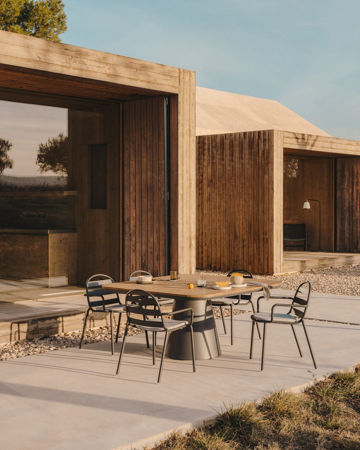 Kave Home - Udiya tafellamp in polytheen en metaal wit met zwarte