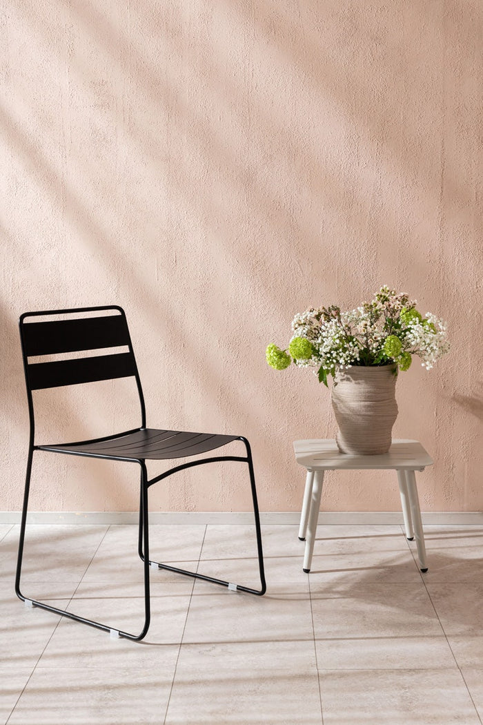 Nest outdoor Svea metalen tuinstoel zwart