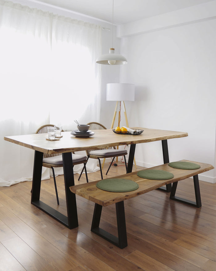 Kave Home - Shann stoel in beige koord en gegalvaniseerde stalen poten