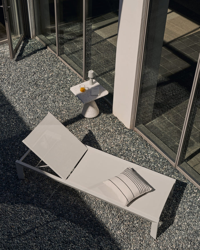 Kave Home - Canutells Aluminium Ligstoel met lichtgrijze afwerking