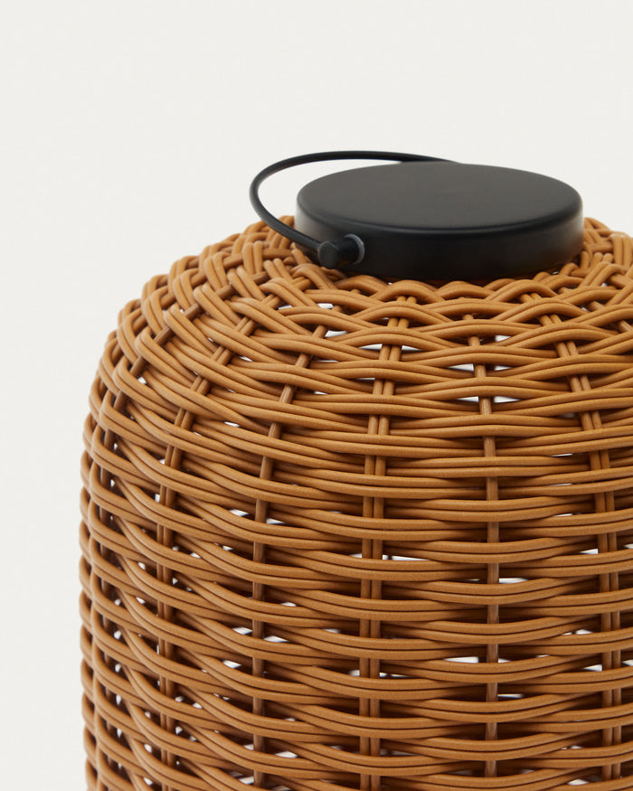 Kave Home - Saranella kleine draagbare tafellamp in synthetisch rotan