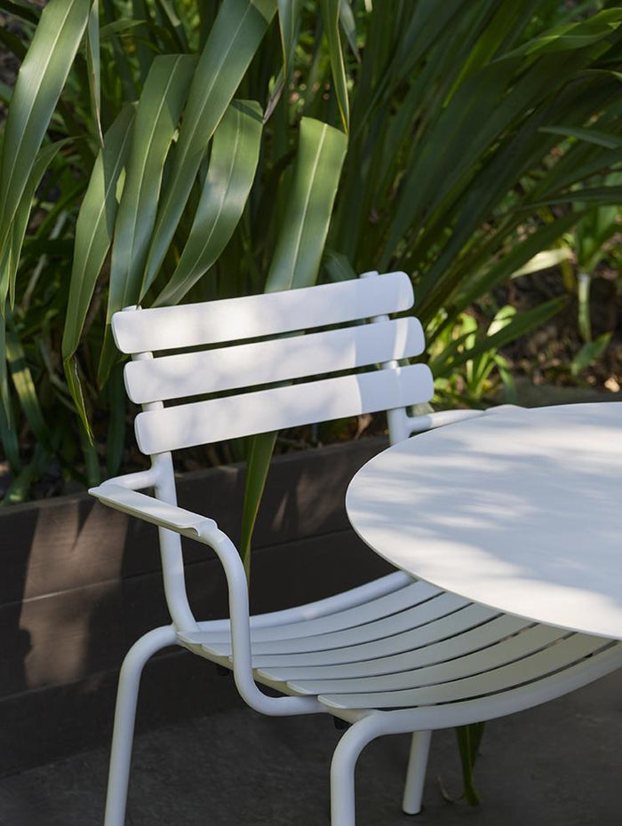 Houe Pico tuintafel Ø74 Olive green, rond onderstel