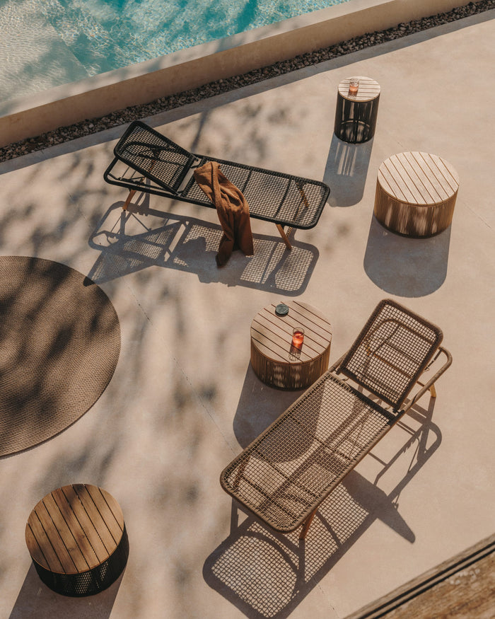 Kave Home - Dandara ligstoel met beige stalen frame, touw en poten van