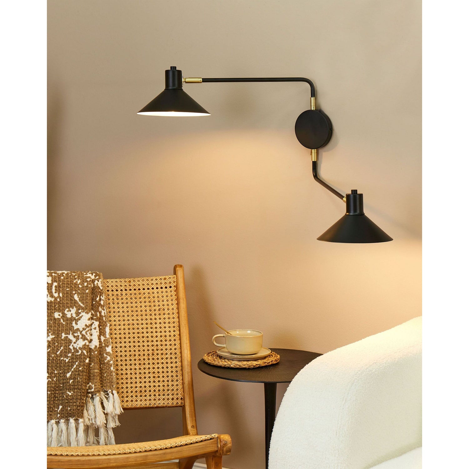 Beliani - KADASSA - Wandlamp - Zwart - Staal