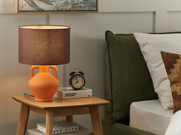 Beliani - LABRADA - Tafellamp - Oranje - Keramiek