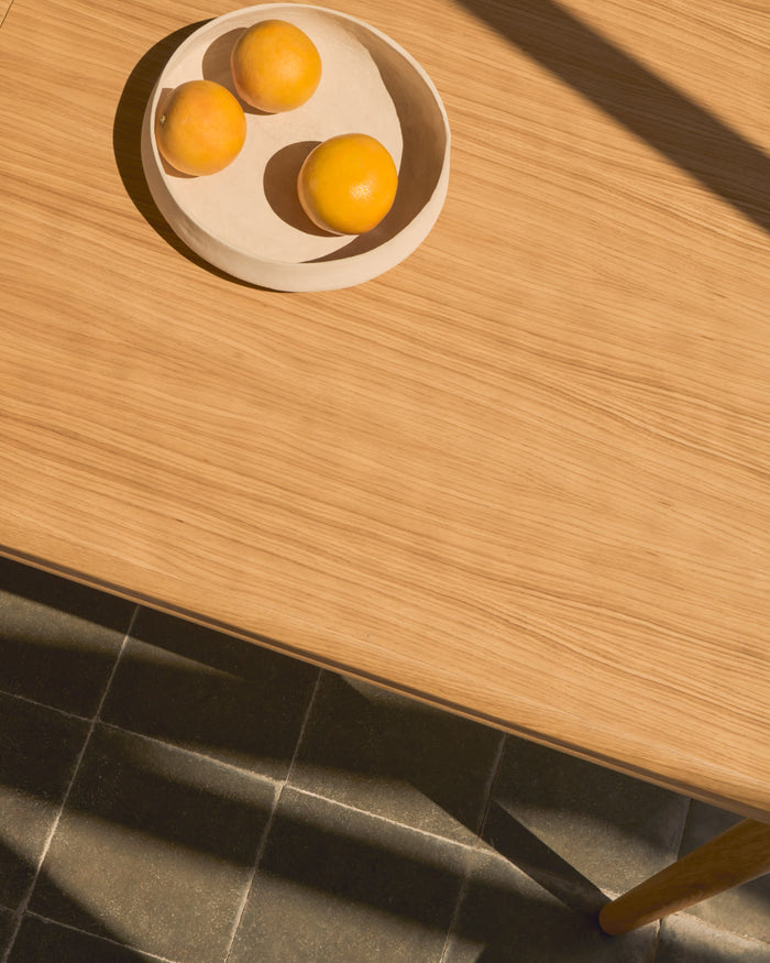 Kave Home - Uitschuifbare tafel Lenon van eikenfineer en massief