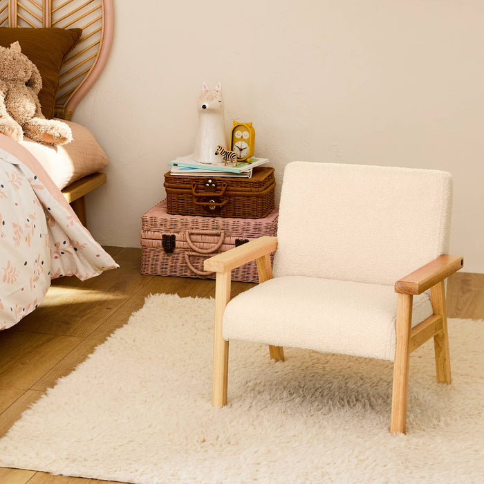 sweeek - Scandinavische kinderfauteuil in heveahout