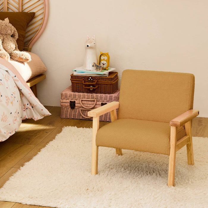sweeek - Scandinavische kinderfauteuil in heveahout