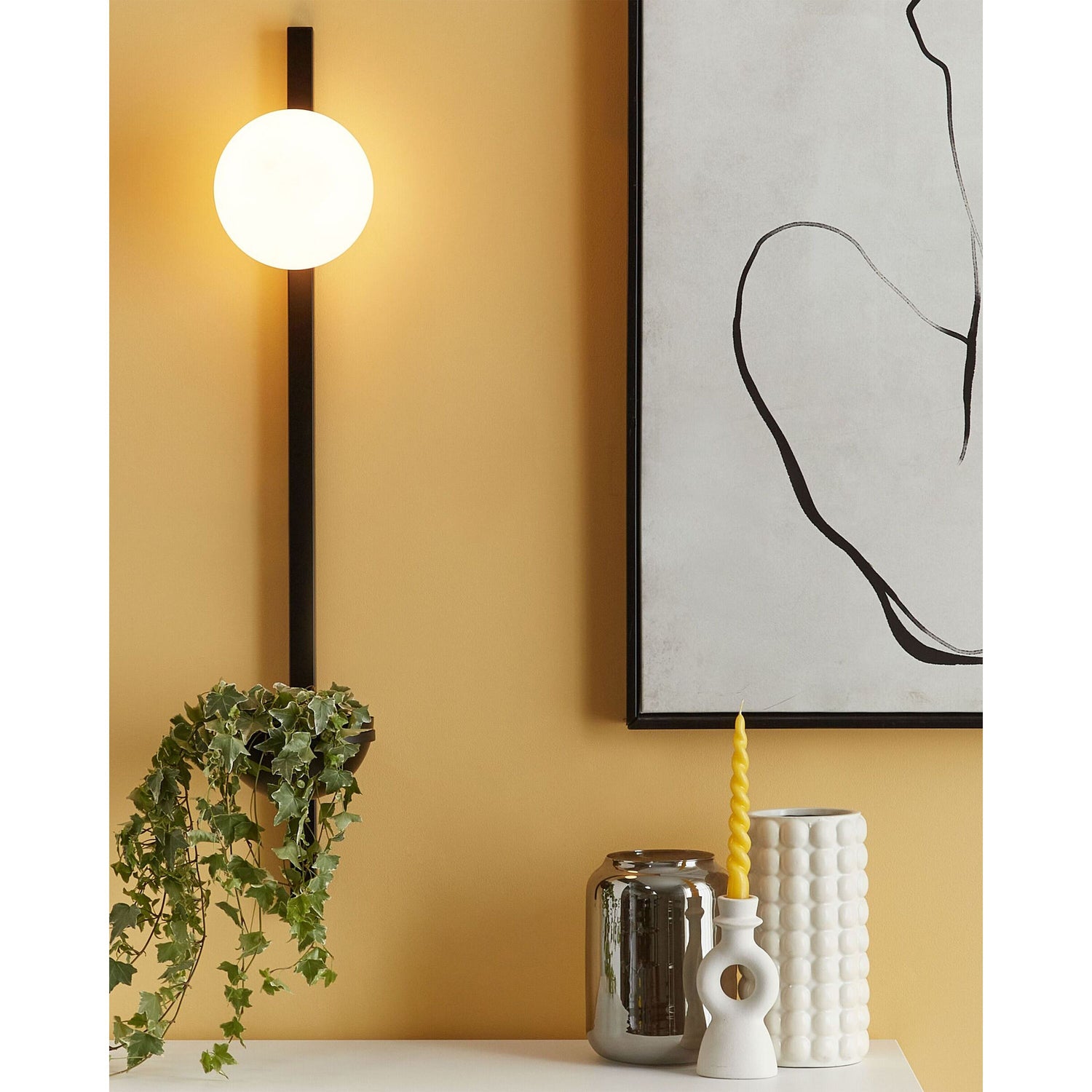 Beliani - ISABELLA - Wandlamp bloempot - Zwart - IJzer