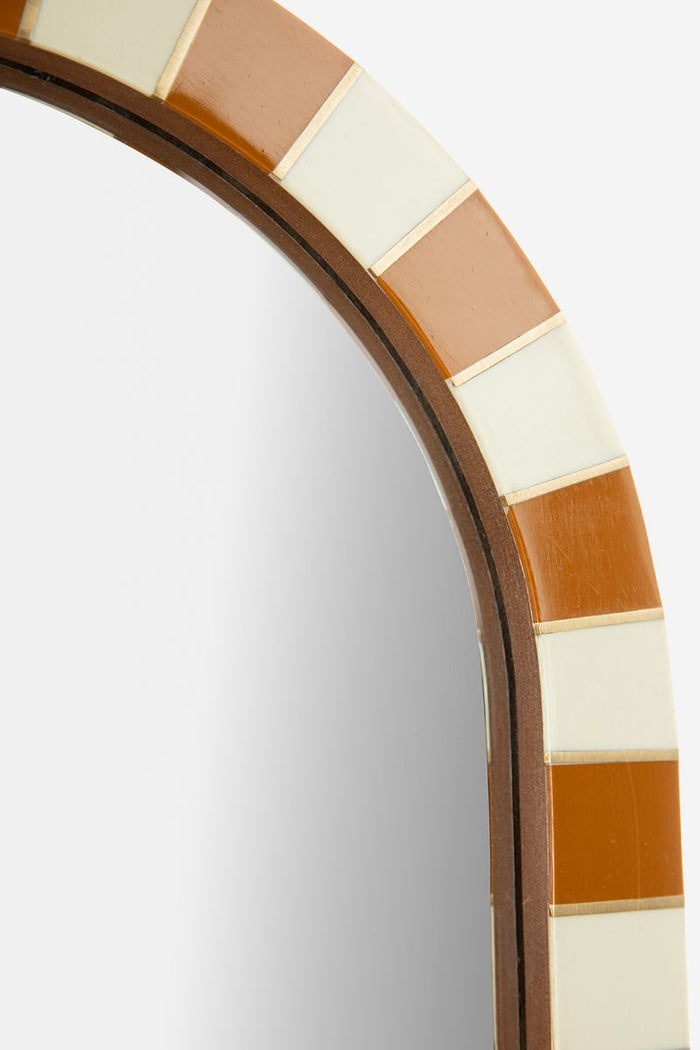 Sissy-Boy Oranje hangspiegel met geblokte omlijsting