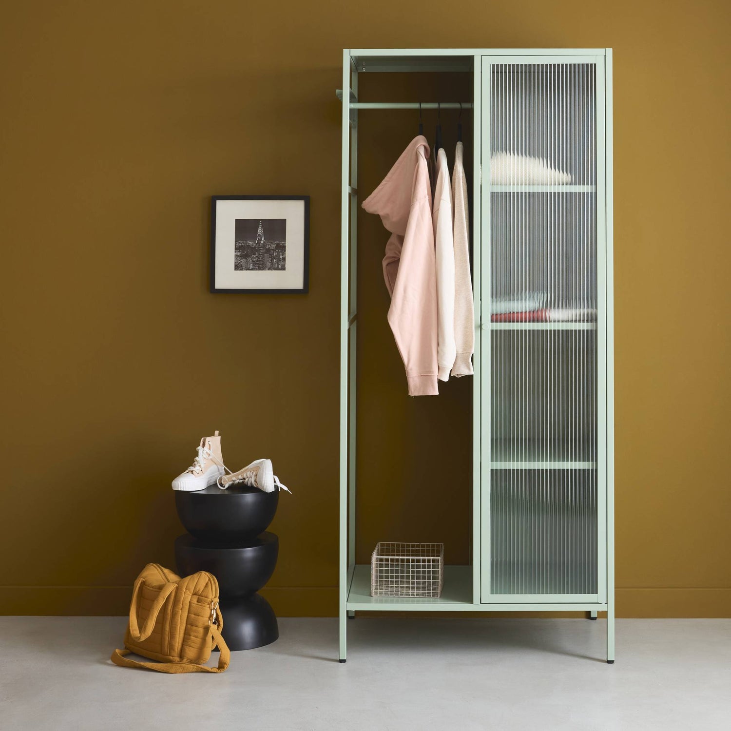 sweeek - Metalen kinderkledingkast, 3 legplanken