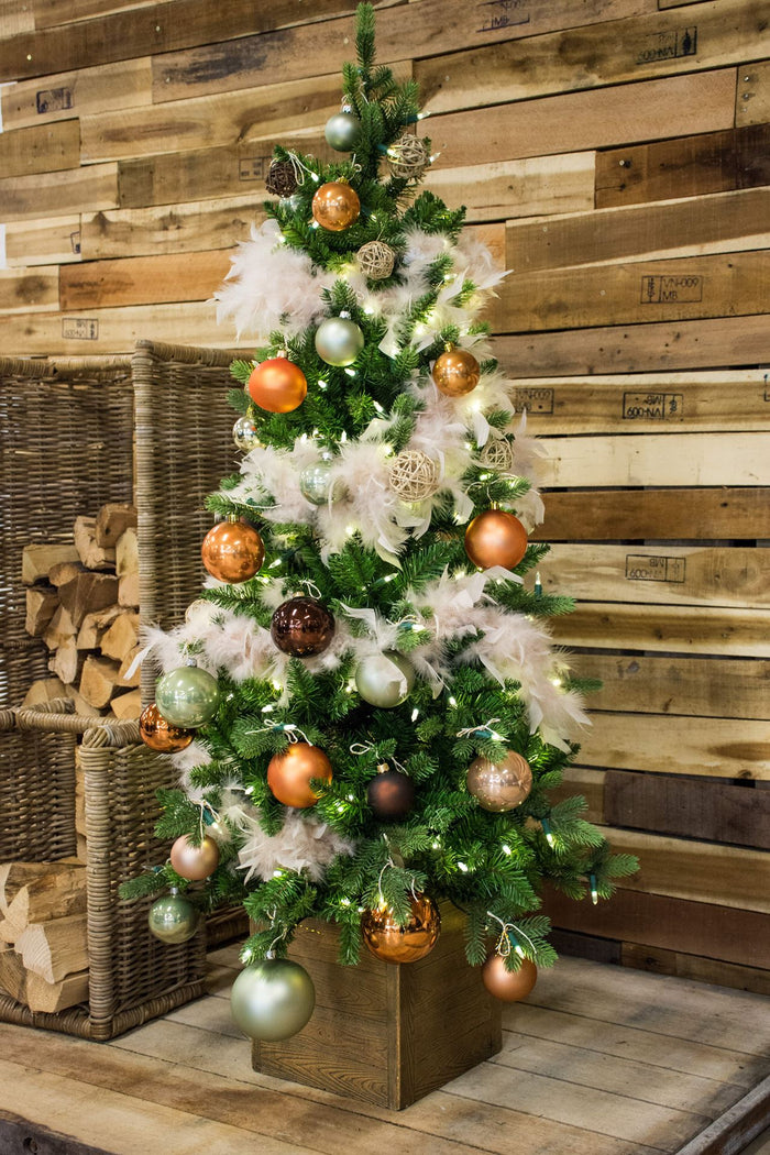 Norfolk kunst (tafel)kerstboom - 137 cm - groen - Ø 97 cm - 903 tips