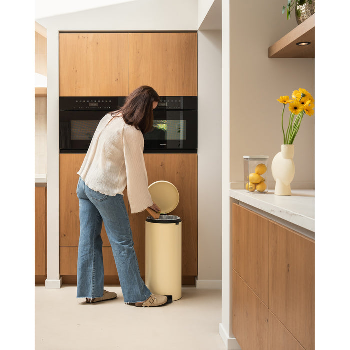 Brabantia NewIcon Pedaalemmer 30 L - Mellow Yellow