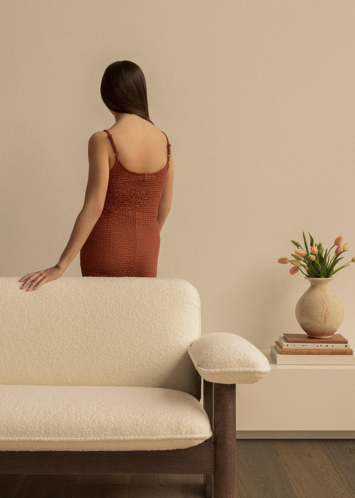 Audo Copenhagen Brasilia 2-zits bank donker eiken Sheepskin Nature